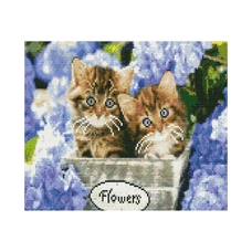 Алмазна мозаїка Strateg ПРЕМІУМ Кошенята у гортензії 30х40 см HX040