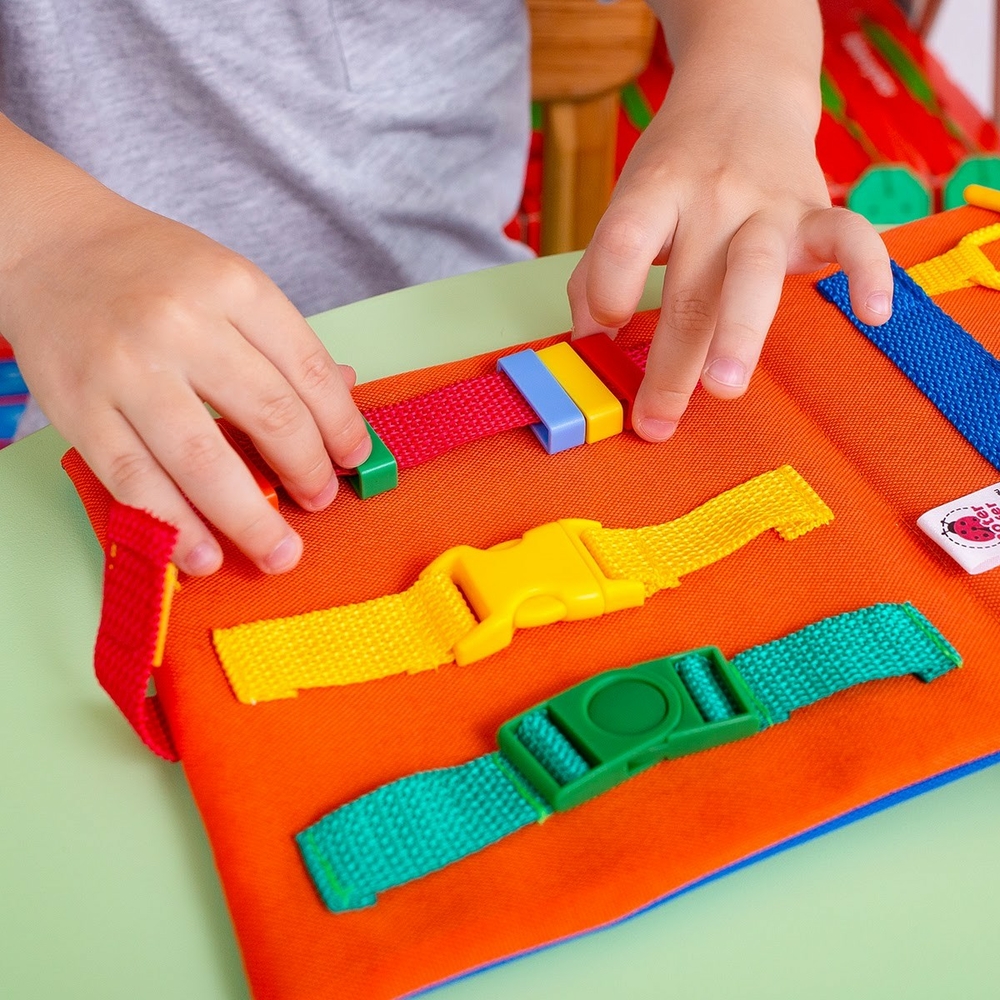 Фото, Видеообзоры бізіборд із застібками "бізікнижечка. кошеня" roter kafer rz1001-04